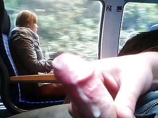 Горячая блондинка сосет член и берет его смотреть хорошие порно в такси