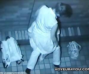 Девушка развлекается с насосом и дилдо cfvjt yjdjt gjhyj