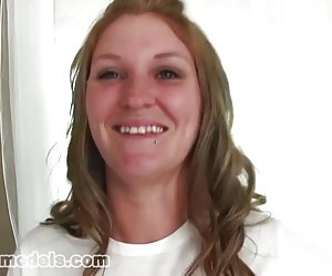 Шлюха трахается топ популярных порно сайтов с таксистом
