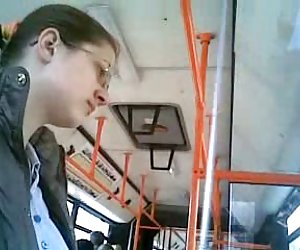 Молодой малыш сосет хороший русский порно и трахается на камеру